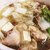 スープが美味しい！丸鶏ぶつ切りの水炊き